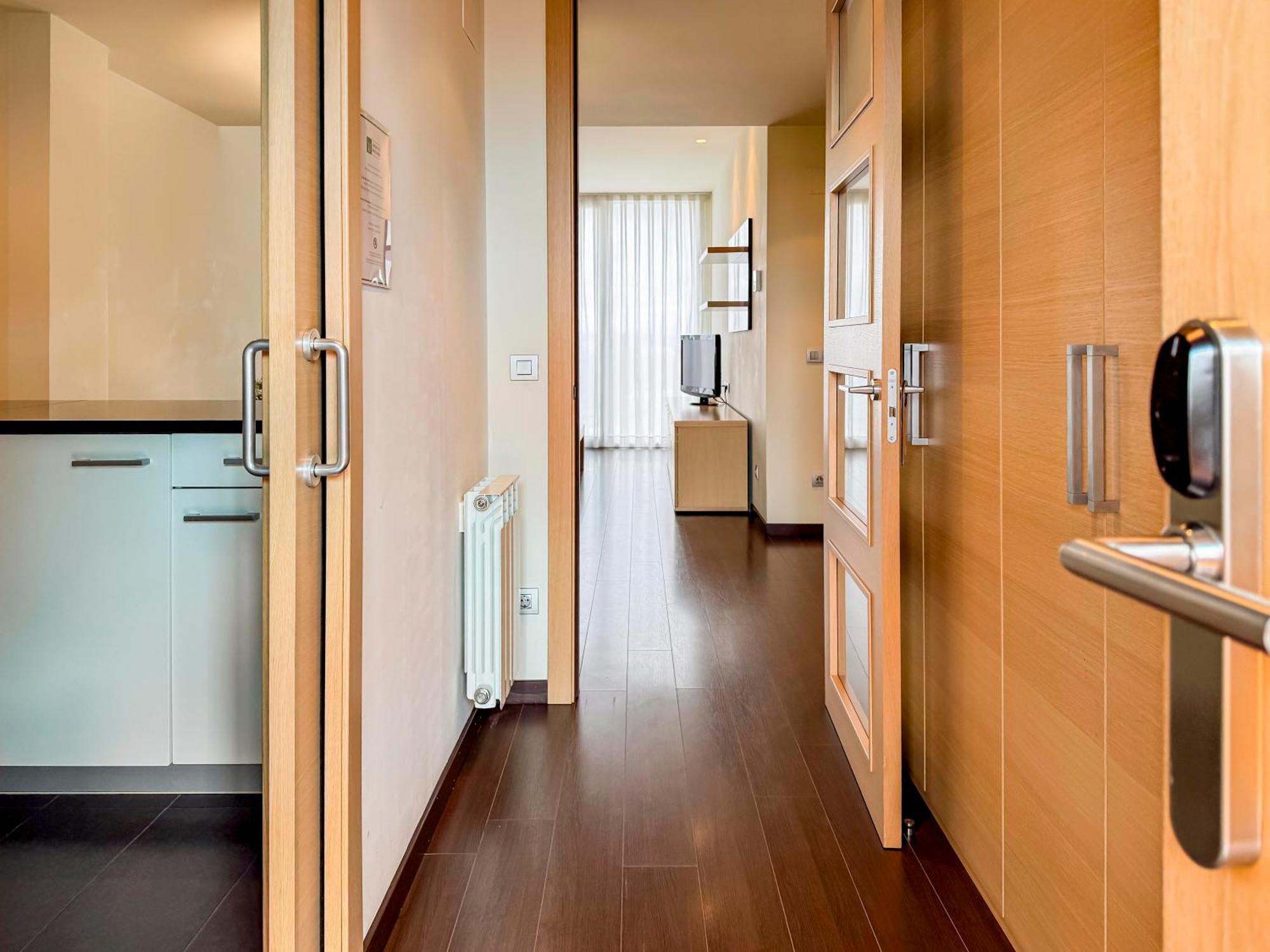 Hotel Jardines De Uleta Suites Витория Экстерьер фото